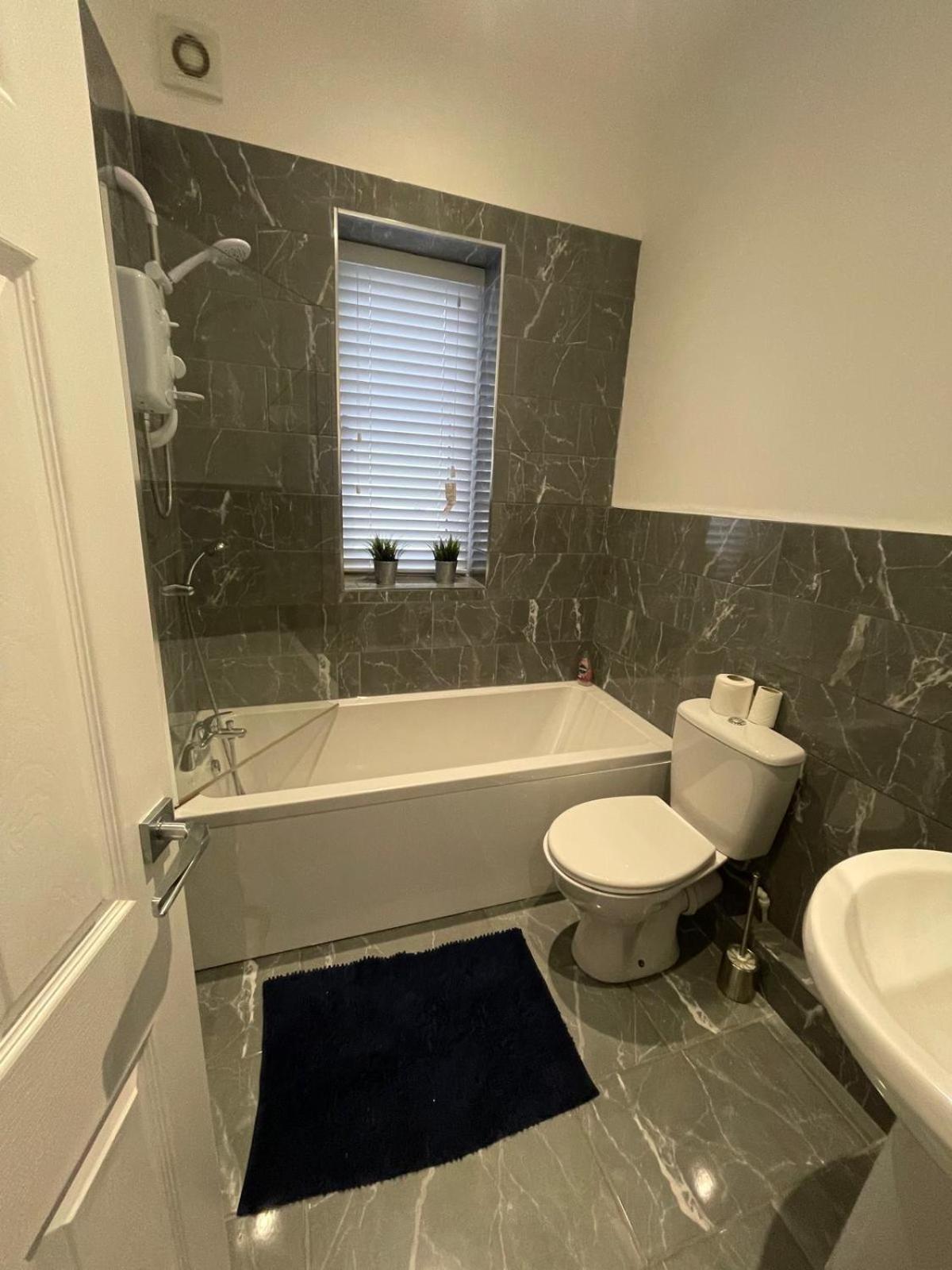 Spacious 2 Bedroom Apartment Λίβερπουλ Εξωτερικό φωτογραφία
