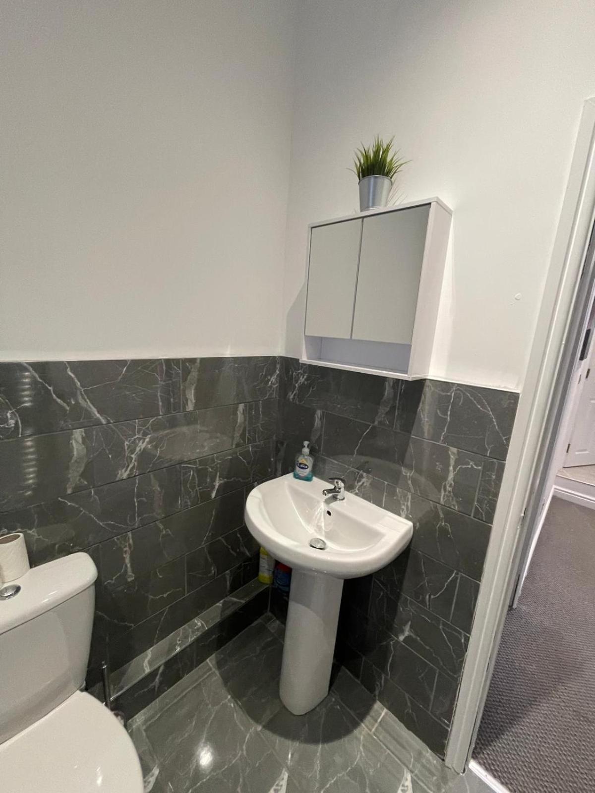 Spacious 2 Bedroom Apartment Λίβερπουλ Εξωτερικό φωτογραφία
